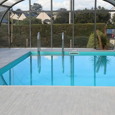 Near With Pool 11 Pers Baby 度假居