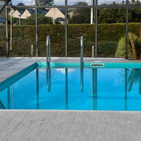 Near With Pool 11 Pers Baby 度假居