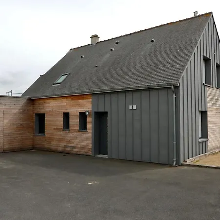 Holiday home Dauphins *