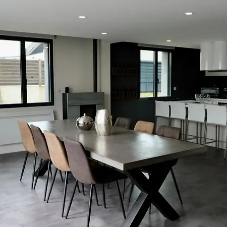 Holiday home Dauphins