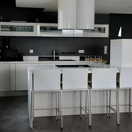 Holiday home Dauphins *